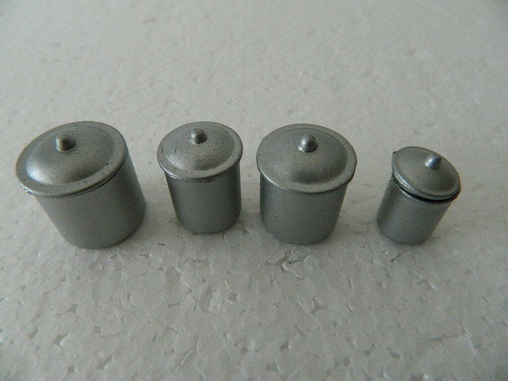 (F8) 1/12TH SCALE DOLLS HOUSE METAL SET OF 4 CANISTERS