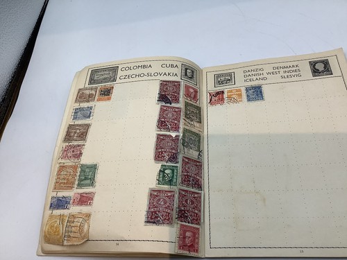 colletion of stamps in album - Picture 7 of 15