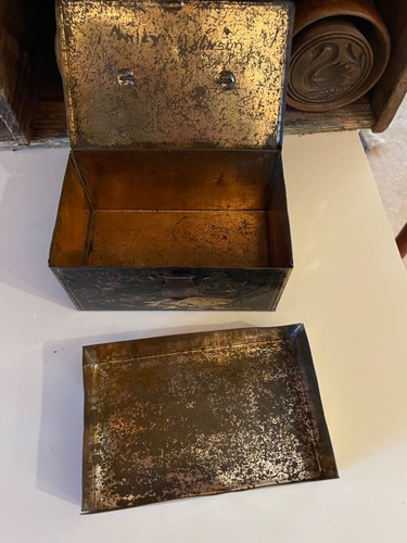 Rare Antique Tin Lithographed Childs Tackle Box with original lift out tray 1920 - Picture 9 of 16