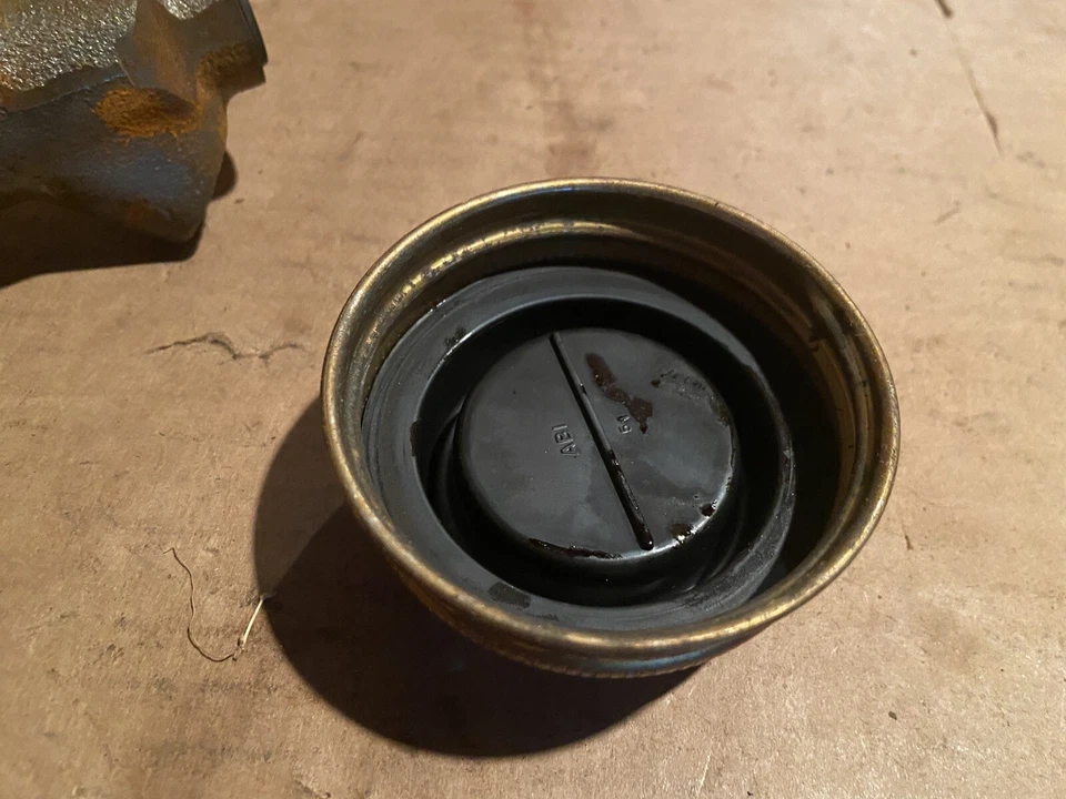 Cilindro maestro Bendix 8N618452 8N 618452 con tapa 70R3 64-65 Ford Truck Ranchero Foto 4 de 4