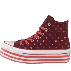 red polka dot converse