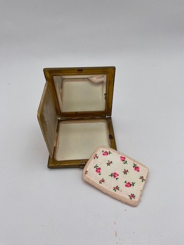 Powder Compact 2 Sided Beveled Mirror French Victorian Couple Garden Scene Vtg - Picture 10 of 13
