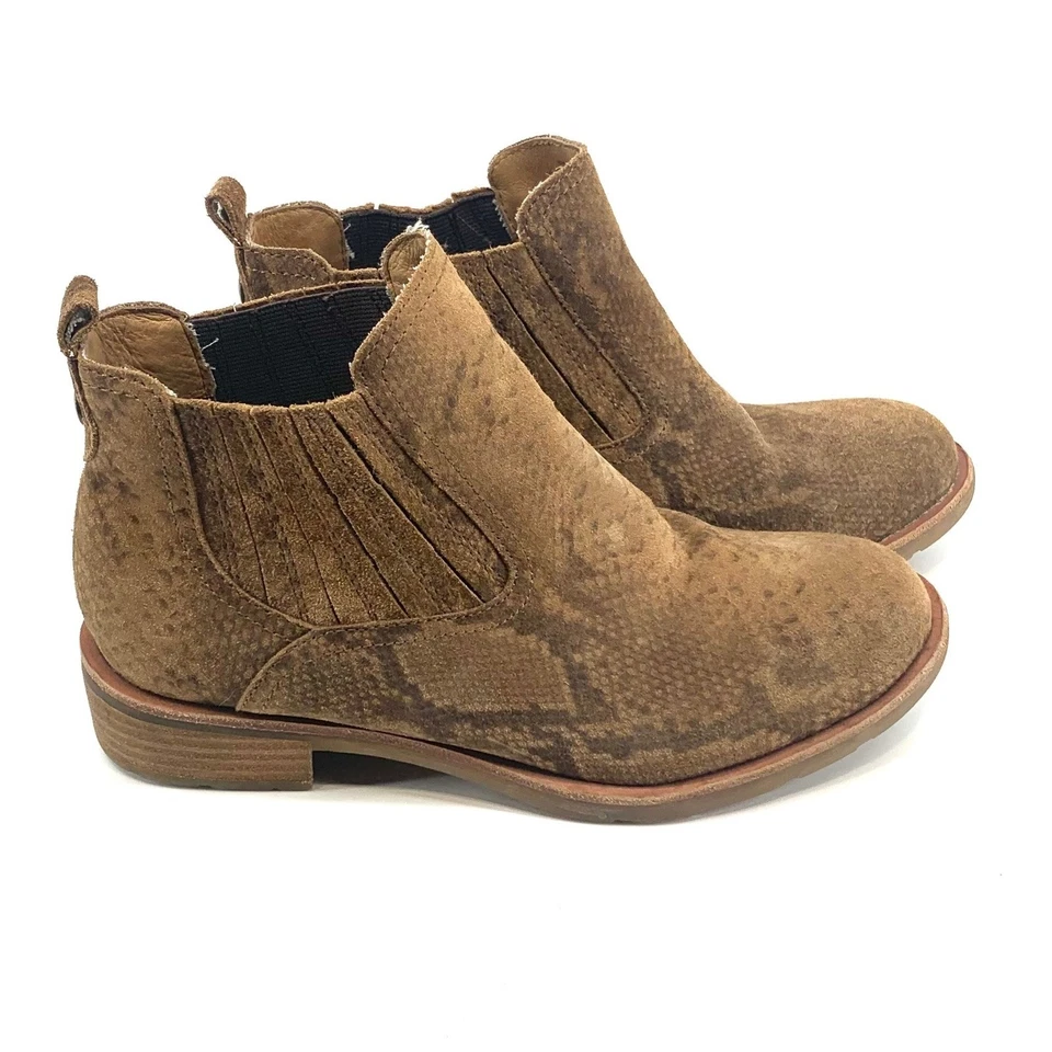 Aqua Sofft Women's Suede Embossed Chelsea Boots Brown Size 7M - Image 3 of 4