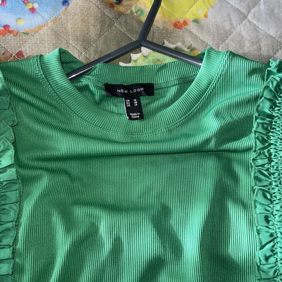 Set of 3x New Look Bodysuits - Blue/Pink/Green. Size 18 Pre Loved. (Red Nutmeg) - Image 4 of 4