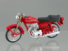 Motocicleta café Yamaha rojo fundido a presión Zee Zylmex Ridge Riders vintage años 70 Mfg HK