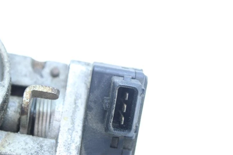 Used Fuel Injection Throttle Body fits: 1995 Bmw 525I Cpe AT Grade A Foto 3 de 4