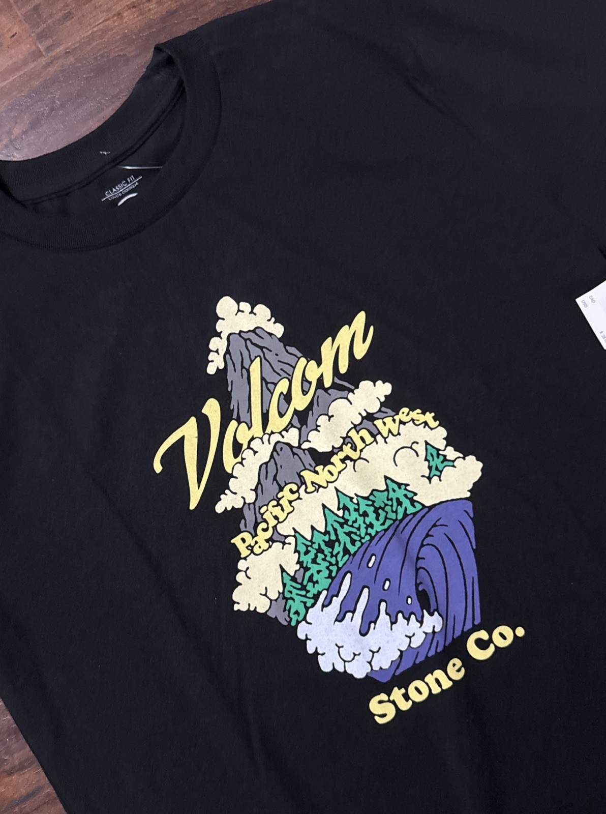 NWT Volcom Pacific North West Stone Co. SS T-Shirt Black Men’s Size Medium. A8 image 3