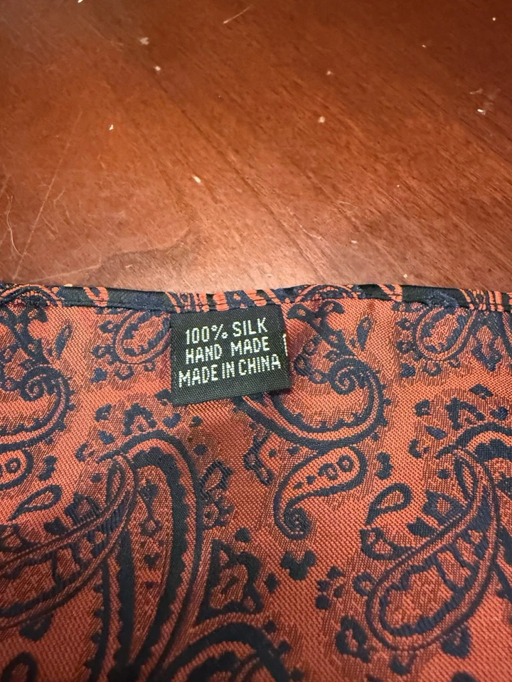 Pañuelo cuadrado de bolsillo 100 % seda cachemir rojo y azul para hombre Foto 2 de 3