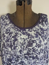 Simply Vera Wang Women Feminine Abstract Top Size 3X Purple Neck Hem Trim Artsy