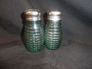 Ribbed-Aquamarine-Glass-Shakers-Canadian