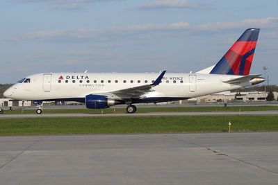 Embraer EMB-170 ERJ-170 Delta Connection Wood Model ...
