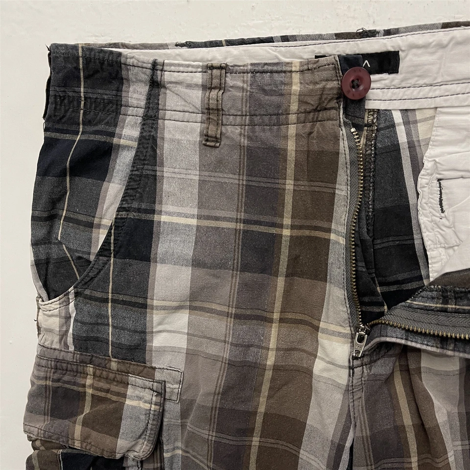 Pantalones Cortos de Carga RVCA 32 x 12" Algodón a Cuadros Oscuros Pato Solapa Bolsillo Foto 3 de 4