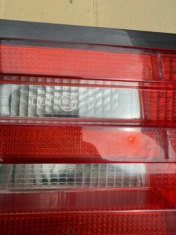 90-95 Mercedes W129 R129 500 500sl SL320 S500 Tail Light Lamps Set L&R OEM - Image 3 of 4
