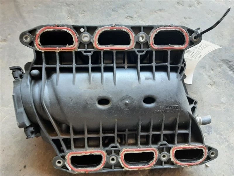 2002 DODGE CARAVAN Upper Intake Manifold 3.3L Engine 6-201 05083032AA - Image 4 of 4