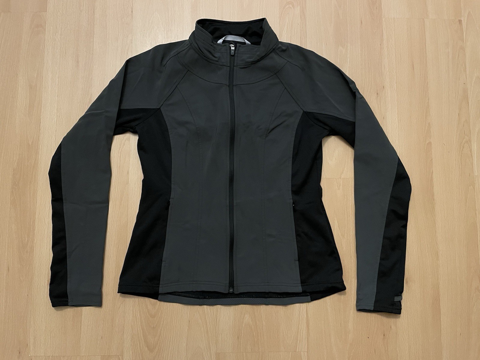 Athleta Black Gray Medium Reflective Running Star… - image 2