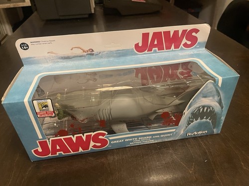 Funko Reaction JAWS Bloody Great White SHARK & Quint 2015 Summer Con SDCC