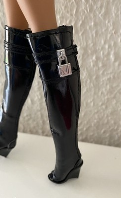 Barbie Stiefel, Lackstiefel schwarz mit  Reißverschluss  Zuru Mini Fashion