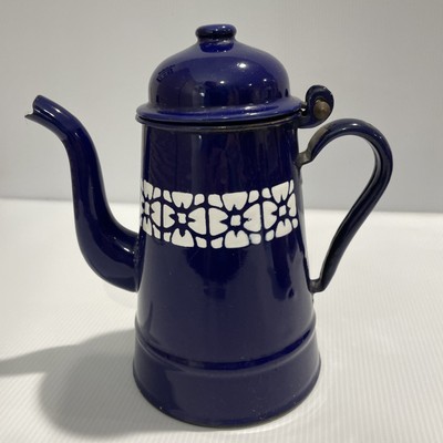 Enamel Coffee pot  Made in Poland 580-12  Hinged lid 21 cmx 21 cmx 12 cm Damaged