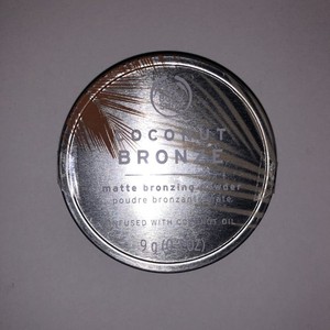 The Body Shop 9g Coconut Bronze Matte Bronzing Powder