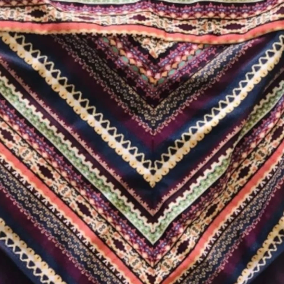 Traje de baño Mossimo de una pieza estampado tribal espalda cruzada talla XL púrpura con cordones Foto 2 de 4