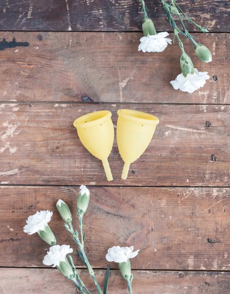 Lunette Menstrual Cup Model 2 - Thumbnail 2