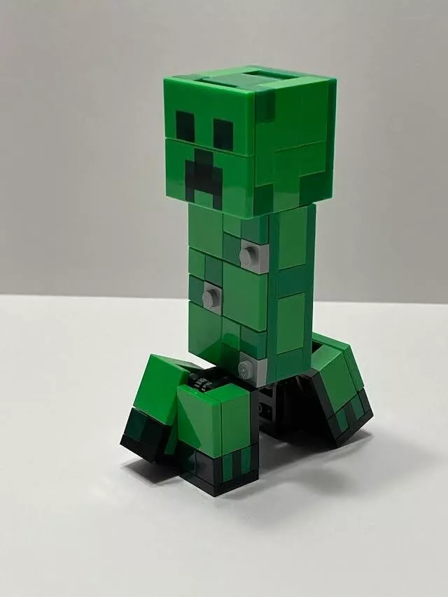 LEGO Minecraft Bigfig Creeper 21156 Set