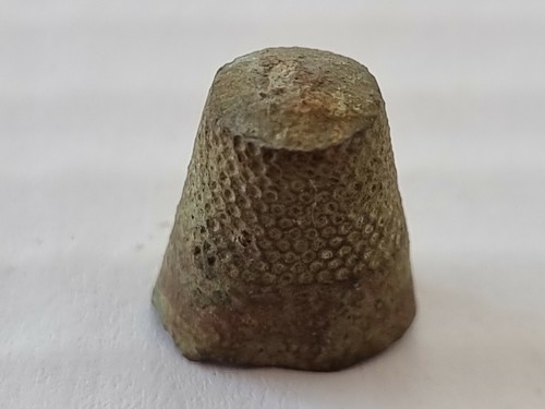 Post Med. Childs copper thimble condition as photos Please read description L55j