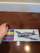 Guillow's Authentic Scale Model Grumman F6F Hellcat US Navy WW2 Carrier Fighter