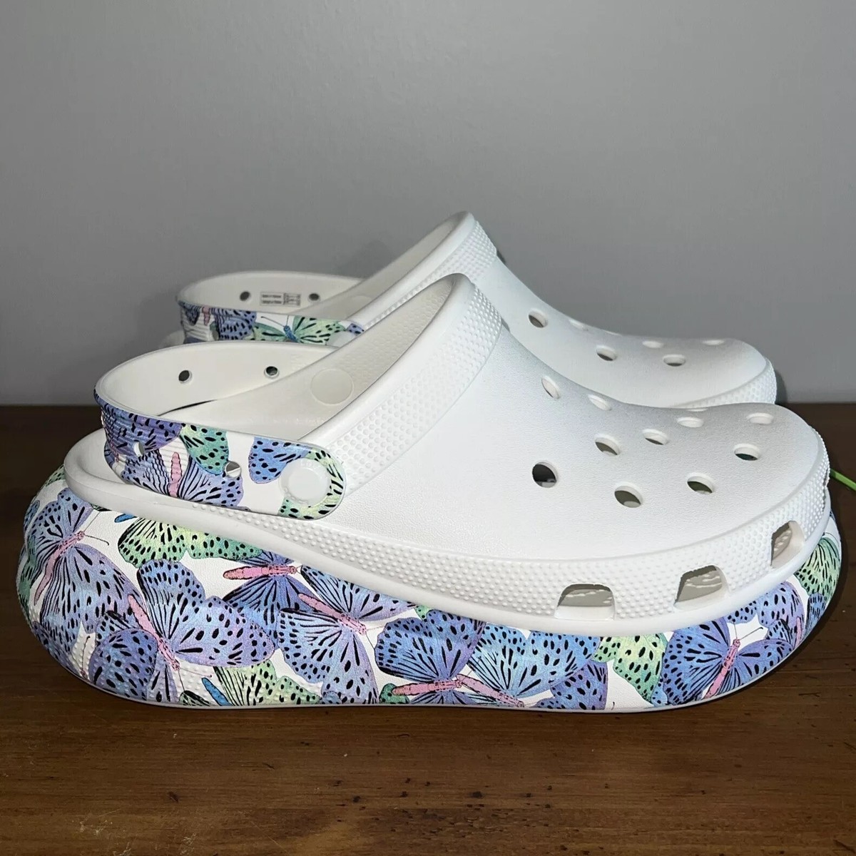 新品タグ付き　crocs classic crush clog 25cm Crocs Classic Crush Clog in Magenta | SVD USA