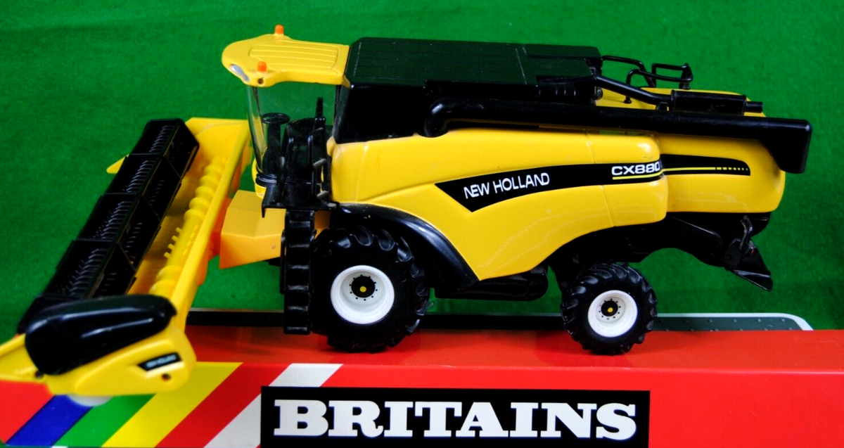 1:32 BRITAINS FARM 40527 NEW HOLLAND CX 880 Combine Harvester w