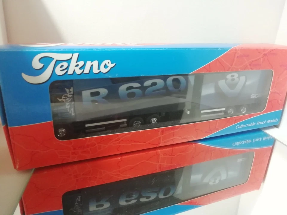 TEKNO HOLLAND SCANIA R620 V8 HIGHLINE TRUCK TRAILER IN BLUE 1:50 - Photo 2/4