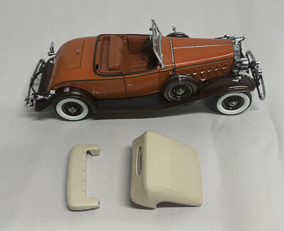 Danbury Mint 1932 Cadillac V-16 Roadster 1:24 Diecast