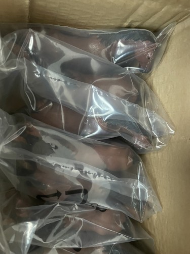 THOROUGHBRED MARE HORSE FIGURINES FIGURES NEW SEALED BOX OF 12 X HORSES RETIRED - Picture 5 of 15