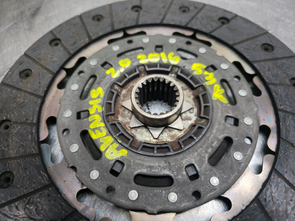 2015-2018 TOYOTA AVENSIS 2.0 DIESEL 2WW FLYWHEEL DUAL MASS CLUTCH KIT 53K MILES - Image 3 of 4