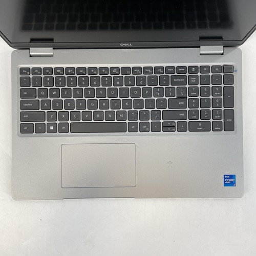 Dell Latitude 5520 15.6" FHD 3.0 GHz i7-1185G7 16GB RAM 512GB SSD - Excellent - Picture 2 of 10