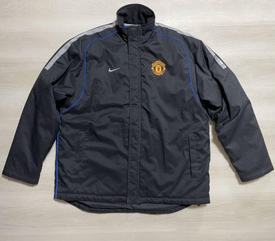 NIKE - マンチェスターU ダウンジャケット Ｓサイズ　良品 ブラック 定価19,800円 2025年最新】マンチェスターユナイテッド ダウンの人気アイテム