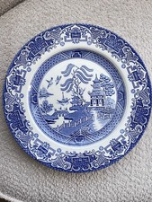 English Ironstone Ltd Willow Pattern  Dinner Plates 9.5 incdiam. . Blue  & White