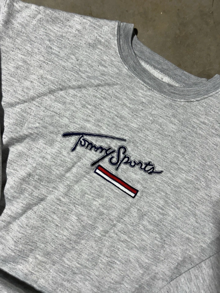 Sudadera deportiva Tommy Hilfiger vintage años 90 con gráfico cuello redondo Foto 2 de 4