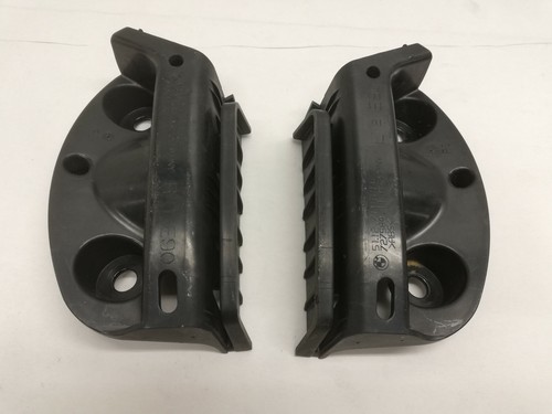 BMW 3er E90  Halter Führung Rücklicht Rückleuchte 2 st  7118194 7118193 (01)