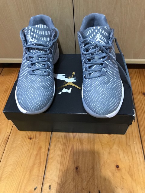 jordan b fly cool grey
