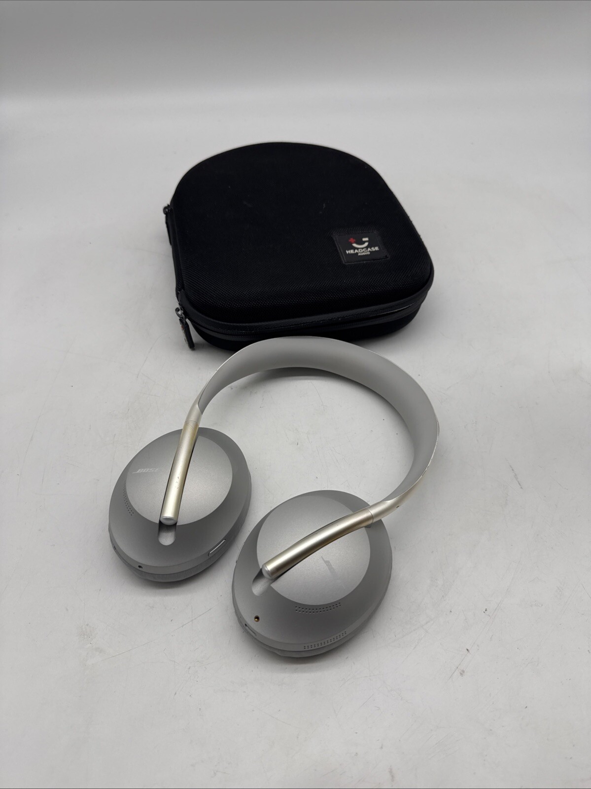 Bose Noise Cancelling 700 Bluetooth Headphones-Luxe Silver/ Gold For Repair! 16-image