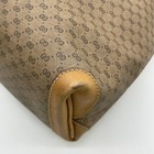Foto 11 di 21