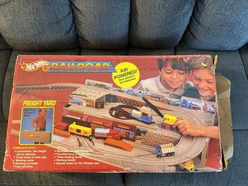 Vintage 1983 Mattel Hot Wheels Railroad Freight Yard Set 5758 In Carry Case USA