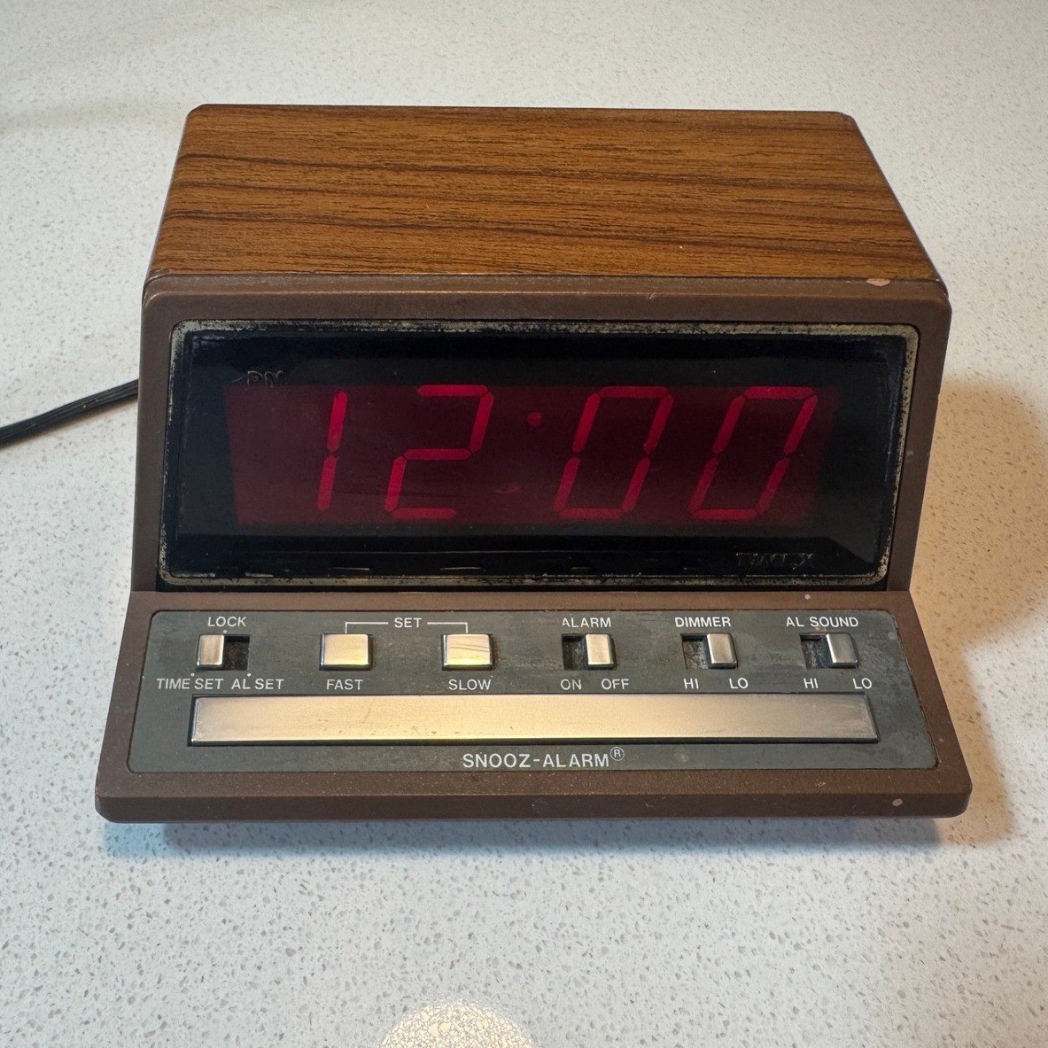 Vintage Timex Digital Alarm Clock Red LED Wood Grain Model 5209-5A Retro Bedside