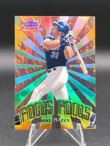 Mike Piazza #5 — 2000 Fleer Focus Pocus baseball card