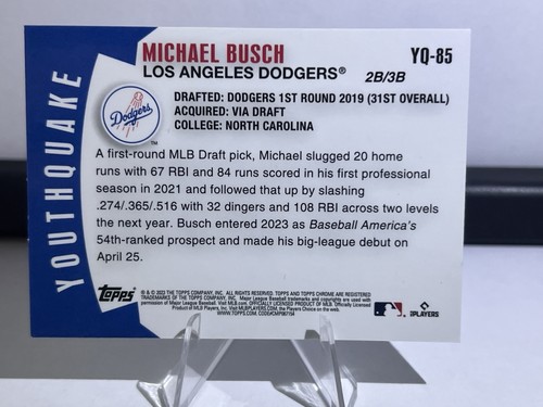 Serie de actualización cromada Topps 2023 - Youthquake Michael Busch #YQ-85 (RC) - Imagen 2 de 2
