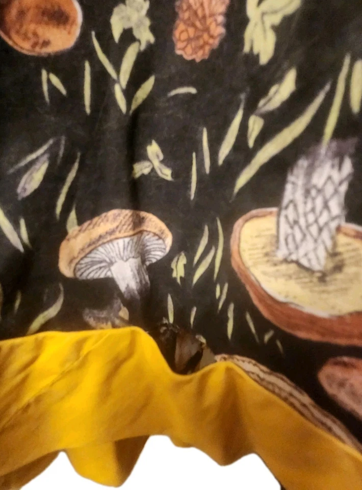 Vestido Columpio Vintage Hecho a Mano Setas Negro Foto 4 de 4