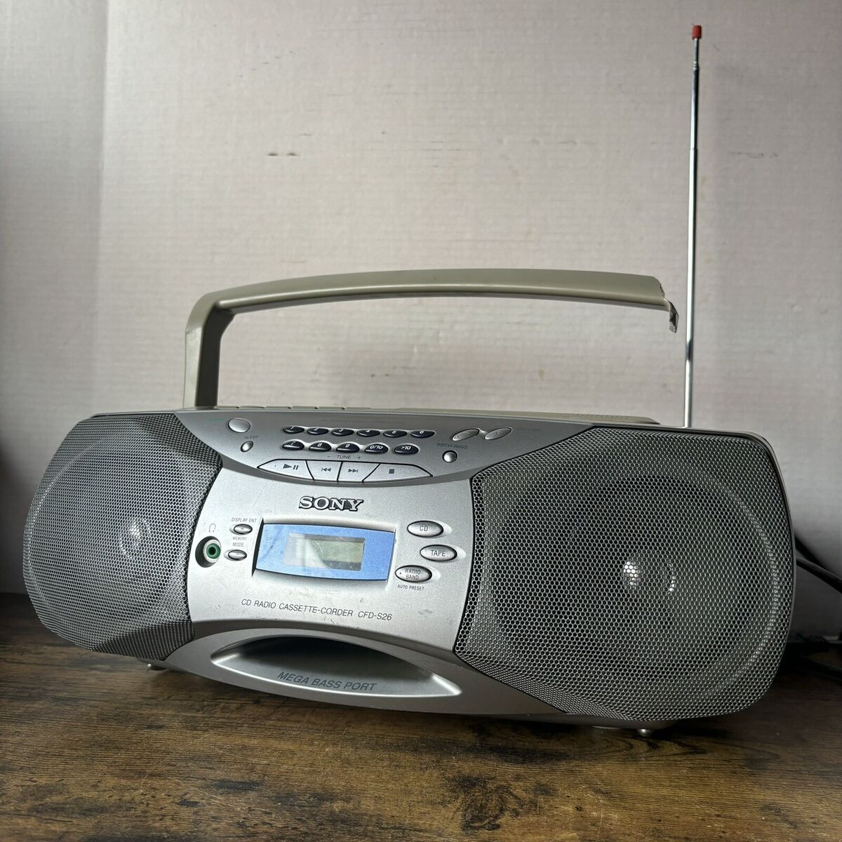 Sony CFD-S26 AM/FM Radio Cassette Mega Bass Boombox Tested w Sony CFD-S26 AM/FM Radio Cassette Mega Bass Boombox Tested w