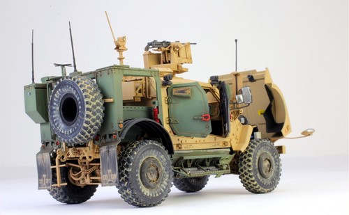 PreSale ProBuilt Model 1:35 US M1240A1 M-ATV Modern warfare (Interior details) - Picture 9 of 24