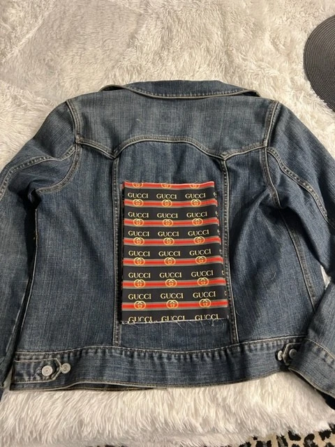 Panel de tela Gucci para coser o planchar en tu propia chaqueta Foto 4 de 4